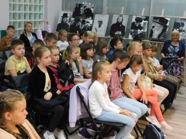 Autor książki „Dawno temu w Wieluniu” gościł dziś w bibliotece miejskiej