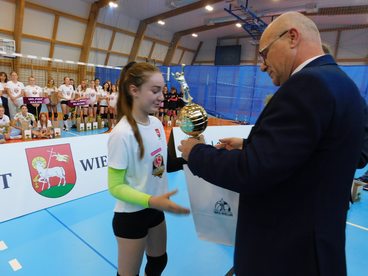 Giganci Siatkówki w Wieluniu. Najlepsza Juvenia