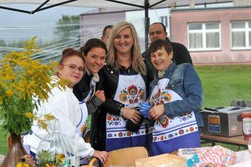 Deszcz nie przeszkodził – mieszkańcy Skrzynna bawili się w niedzielę na Jesiennym Festynie Rodzinnym
