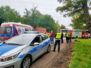 W Siedliskach doszło do zdarzenia drogowego z udziałem autobusu przewożącego dzieci