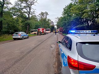 W Siedliskach doszło do zdarzenia drogowego z udziałem autobusu przewożącego dzieci