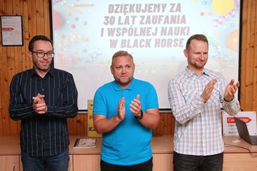 Szkoła Języków Obcych Black Horse ma 30 lat