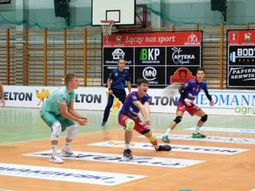 Pierwsza porażka WKS-u, pierwszy punkt Czarnych