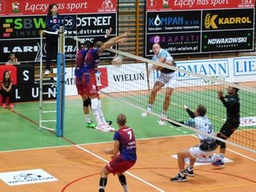 Pierwsza porażka WKS-u, pierwszy punkt Czarnych