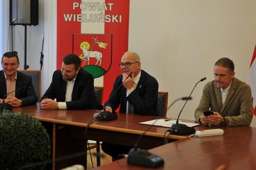Uczniowie i absolwenci otrzymali stypendia