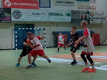 Biało-czerwono w hali WOSiR-u. Piotrkowianin najlepszy w turnieju piłki ręcznej