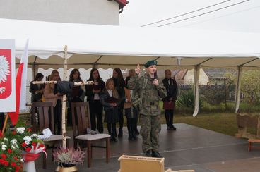 W Drobnicach odsłonięto obelisk poświęcony żołnierzowi Wojska Polskiego śp. por. Ignacemu Adamowi Batorowi