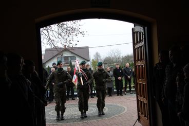 W Drobnicach odsłonięto obelisk poświęcony żołnierzowi Wojska Polskiego śp. por. Ignacemu Adamowi Batorowi