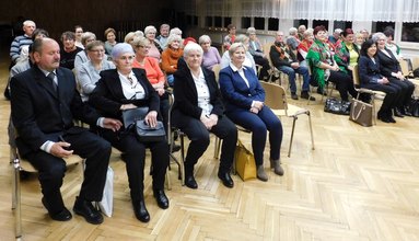 Wzruszający „Wieczór wspomnień” Stowarzyszenia Po prostu żyj