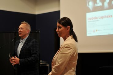 „Ślad pamięciowy” – niezwykła wystawa Izabeli Łapińskiej prezentowana jest w Muzeum Ziemi Wieluńskiej
