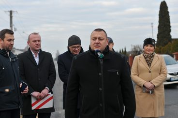 W Małyszynie oddano do użytku pierwszą w powiecie wieluńskim drogę przebudowaną dzięki środkom z „Polskiego ładu”
