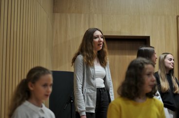 Dyrygentka Małgorzata Podzielny przeprowadziła warsztaty dla wieluńskich chórów