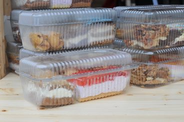 Wieluń: przy warsztatach gastronomicznych trwa Bazarek Bożonarodzeniowy! Co można kupić?