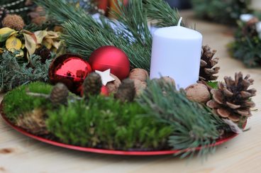 Wieluń: przy warsztatach gastronomicznych trwa Bazarek Bożonarodzeniowy! Co można kupić?