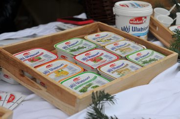 Wieluń: przy warsztatach gastronomicznych trwa Bazarek Bożonarodzeniowy! Co można kupić?