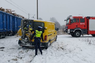 Powiat wieruszowski: zderzenie „dostaw czaka” z pociągiem