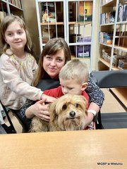 Ciekawe spotkanie w bibliotecznej filii w Dąbrowie i warsztaty dla dzieci w wieluńskiej książnicy