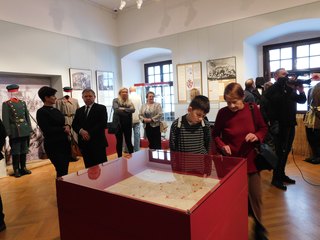 „Czas walki i nadziei – 160. rocznica Powstania Styczniowego” – w wieluńskim muzeum otwarto wystawę tematyczną