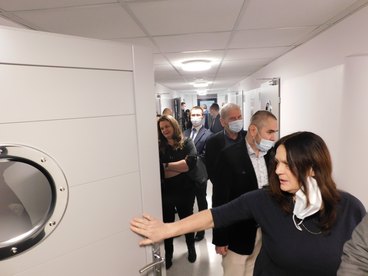 W pajęczańskim szpitalu otwarto dziś nową część ZOL-u. Nowe wnętrza robią wrażenie
