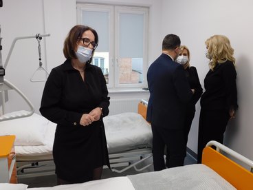 W pajęczańskim szpitalu otwarto dziś nową część ZOL-u. Nowe wnętrza robią wrażenie