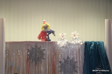 „Dwie takie same śnieżynki” - 170 osób obejrzało wydarzenie kończące ferie w wieluńskiej bibliotece