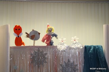 „Dwie takie same śnieżynki” - 170 osób obejrzało wydarzenie kończące ferie w wieluńskiej bibliotece