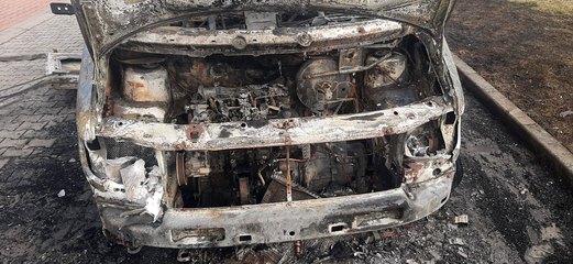 Mieszkańcy gminy Rząśnia zastanawiają się, kto będzie następny. Seria kradzieży i podpalenia aut