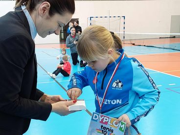 Dzieci rywalizowały w turnieju tenisa ziemnego