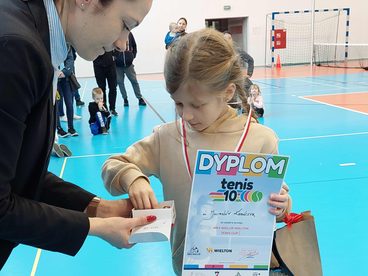 Dzieci rywalizowały w turnieju tenisa ziemnego