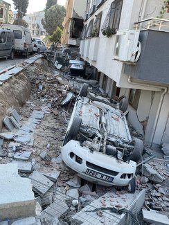 Turcja/Syria: Nieprawdopodobne! Ekipa w skład której wchodzą członkowie OSP w Wieruszowie wyciągnęła spod gruzów żywą 4-latkę