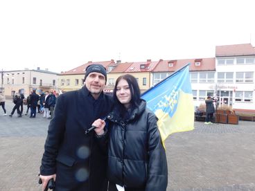 Happening przeciwko wojnie w Ukrainie na placu Legionów w Wieluniu - dziś mija rok od rosyjskiej inwazji na ten kraj