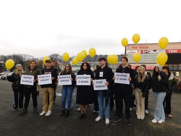 Happening przeciwko wojnie w Ukrainie na placu Legionów w Wieluniu - dziś mija rok od rosyjskiej inwazji na ten kraj