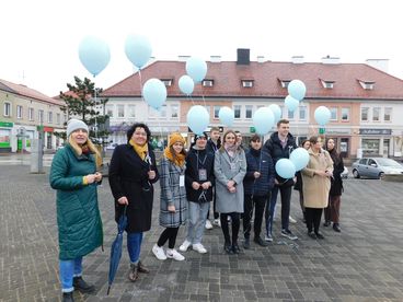 Happening przeciwko wojnie w Ukrainie na placu Legionów w Wieluniu - dziś mija rok od rosyjskiej inwazji na ten kraj