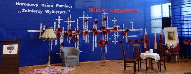 „Młodzi – Niezłomnym” – Dzień Patrona szkoły w Ostrówku