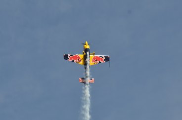 Pilot Aeroklubu Częstochowskiego wylądował na dachu hotelu w Dubaju. Przeszedł tym samym do historii