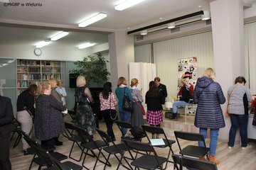 Spotkanie z Alkiem Rogzińskim w wieluńskiej bibliotece
