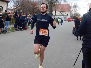 Ponad 200 osób wystartowało na 5 km w Dąbrowie