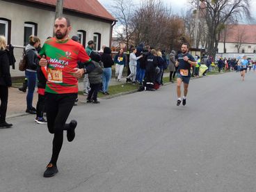 Ponad 200 osób wystartowało na 5 km w Dąbrowie