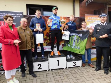 Ponad 200 osób wystartowało na 5 km w Dąbrowie