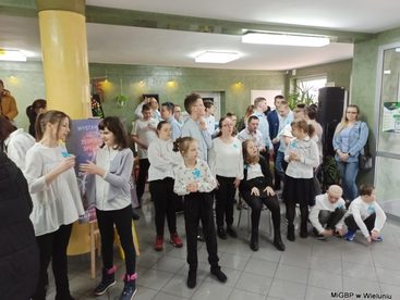 „Przez niebieskie okulary” - wernisaż wystawy uczniów Zespołu Szkół Specjalnych w Wieluniu