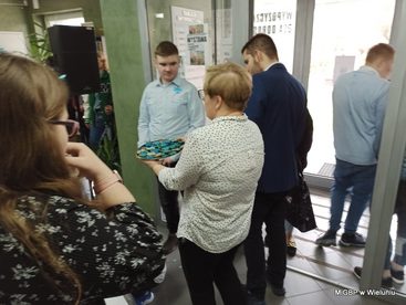 „Przez niebieskie okulary” - wernisaż wystawy uczniów Zespołu Szkół Specjalnych w Wieluniu