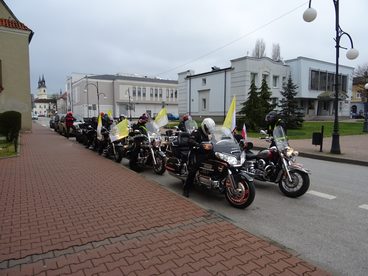 Motocykliści z powiatu wieluńskiego uczcili śmierć Jana Pawła II