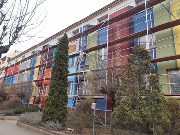 Wieluń zyskał nowy mural – wszystko za sprawą projektu realizowanego przez bibliotekę powiatową