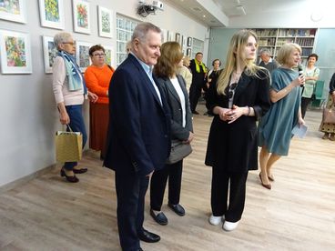 Finisaż obrazów Marii Wolniewicz w wieluńskiej bibliotece