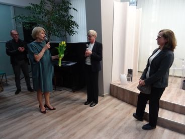 Finisaż obrazów Marii Wolniewicz w wieluńskiej bibliotece