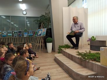 Spotkanie z Wacławem Witkowskim w wieluńskiej bibliotece