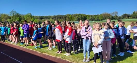 Podstawówki w Ostrówku i Osjakowie najlepsze w lekkoatletycznych wielobojach