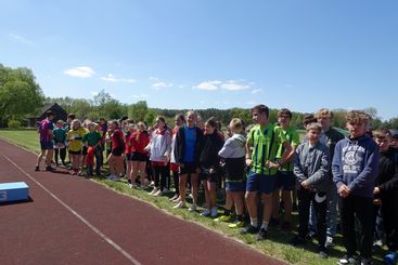 Podstawówki w Ostrówku i Osjakowie najlepsze w lekkoatletycznych wielobojach