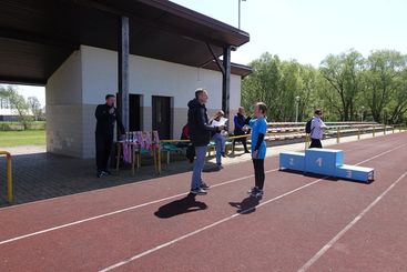 Podstawówki w Ostrówku i Osjakowie najlepsze w lekkoatletycznych wielobojach