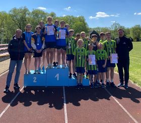 Podstawówki w Ostrówku i Osjakowie najlepsze w lekkoatletycznych wielobojach